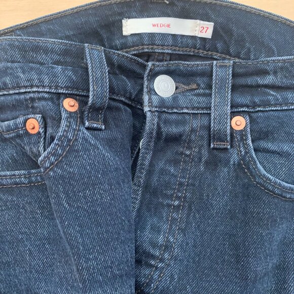 Levi wedgie jeans - Picture 2 of 4